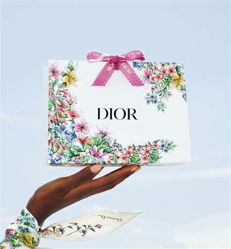 Dior Gift Sets: Perfume, Cosmetics, Beauty Sets 